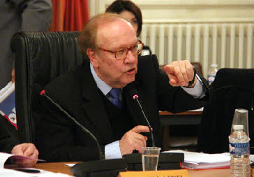 Corbeil-Essonnes : Malgré certaines difficultés, Jen-Pierre Bechter estime que la commune est bien gérée.